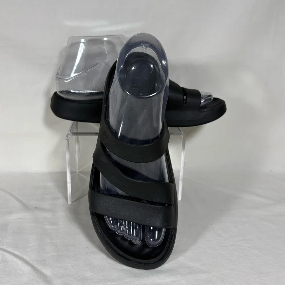 CROCS Getaway Black Sandals - Women's Size 7 - Picture 4 of 11